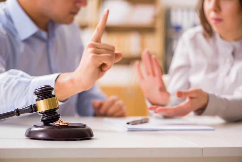 Українці розлучаються втричі частіше в судах, ніж у РАЦСах: що сталось
