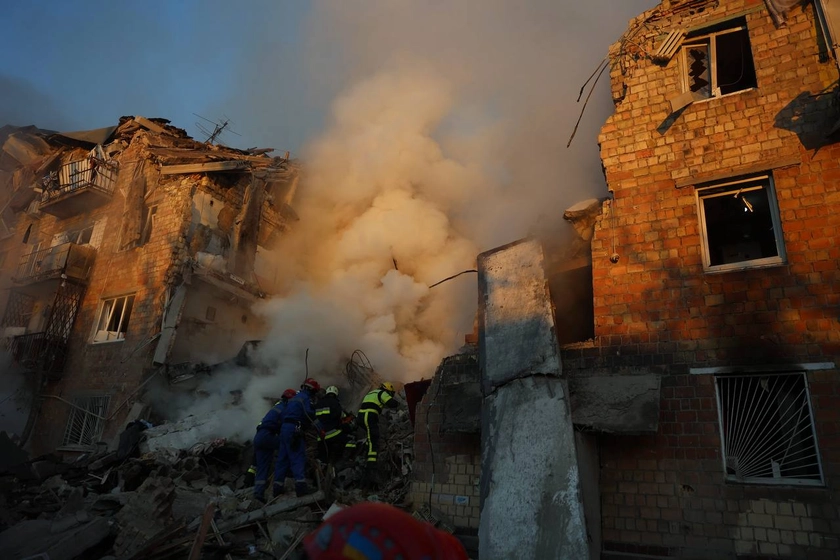 Deadly Russian Airstrikes Hit Kyiv, Killing 25 Including Children