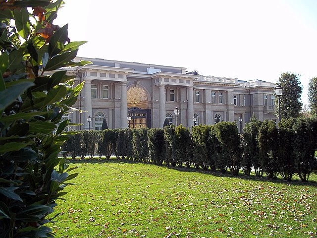 Ukrainian Drone Sparks Fire Near ‘Putin’s Palace’