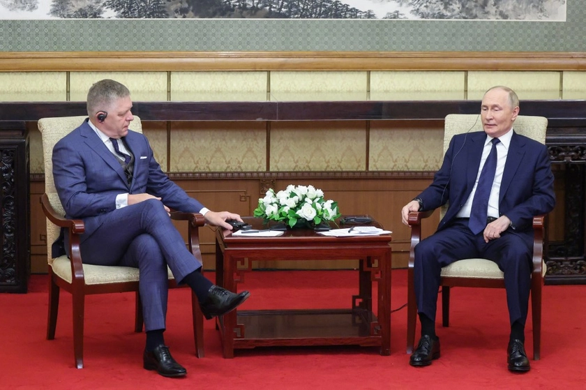 Putin Urges Slovakia to Cut Gas to Ukraine, Praises Fico’s ‘Independent’ Stance