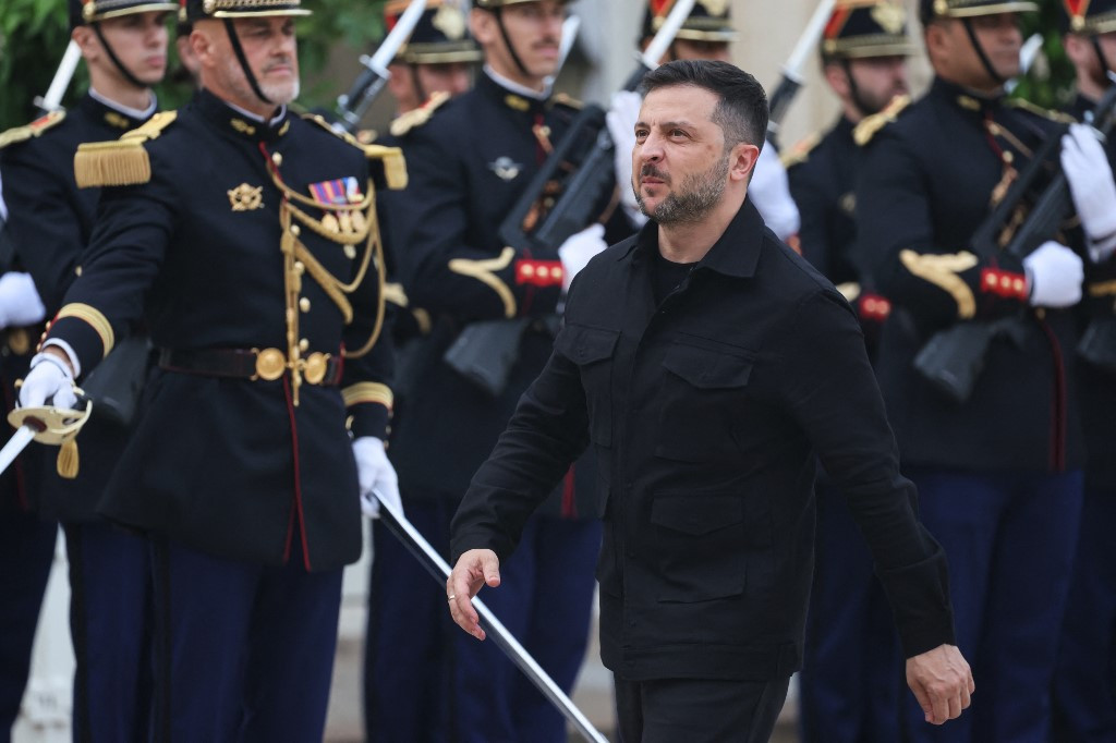 ‘Main Guarantee is a Strong Ukrainian Army’ – Zelensky Hints at Coalition Meeting Outcome