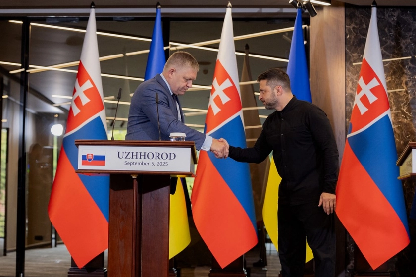 Zelensky Calls Fico Talks ‘Meaningful’ as Slovakia Backs Ukraine’s EU Bid