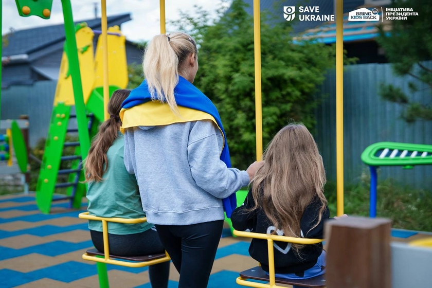 В Україну з окупації повернули велику групу дітей