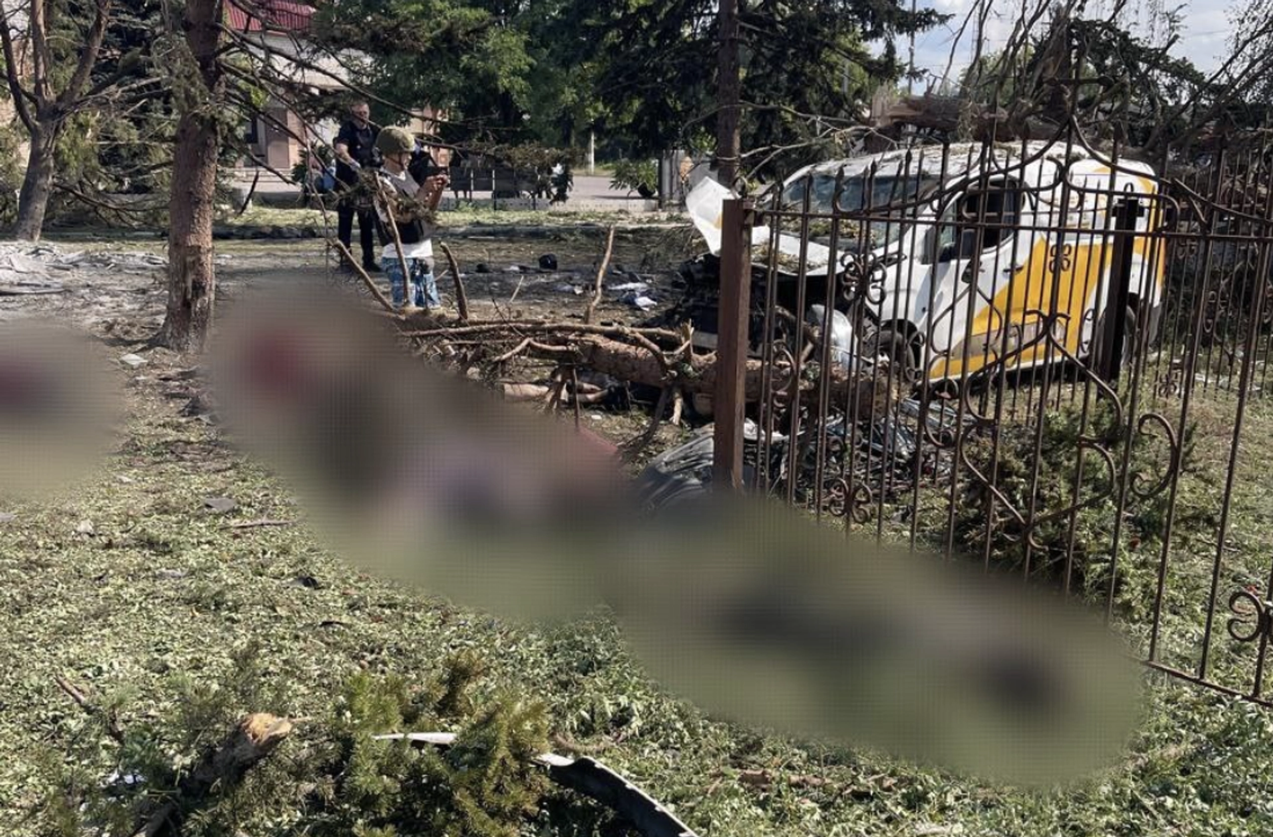 [Graphic] Evidence Grows That Russian Aerial Bomb Targeted Pensions Delivery