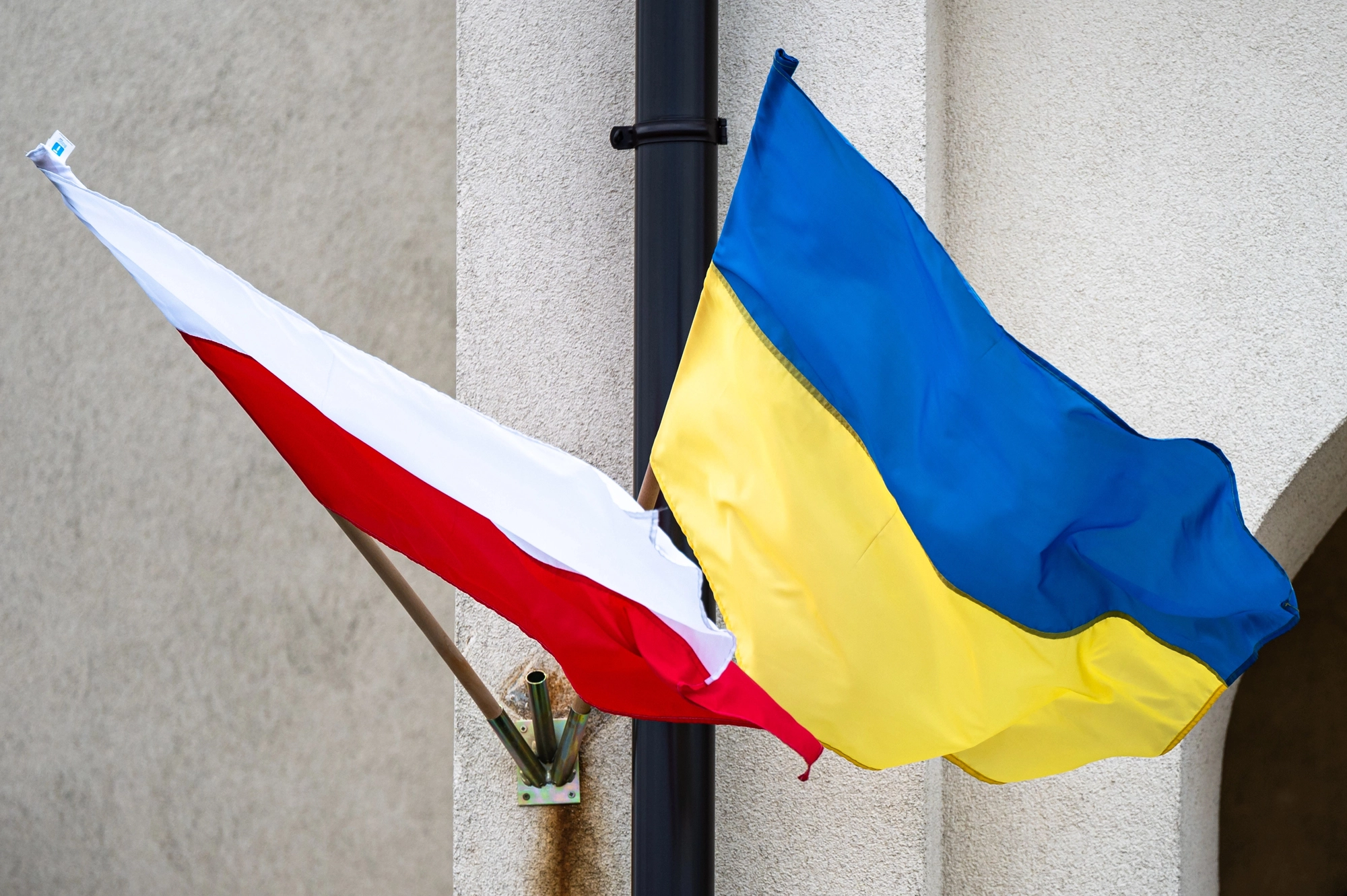 Уряд Польщі схвалив законопроєкт, який змінює систему виплат для українців