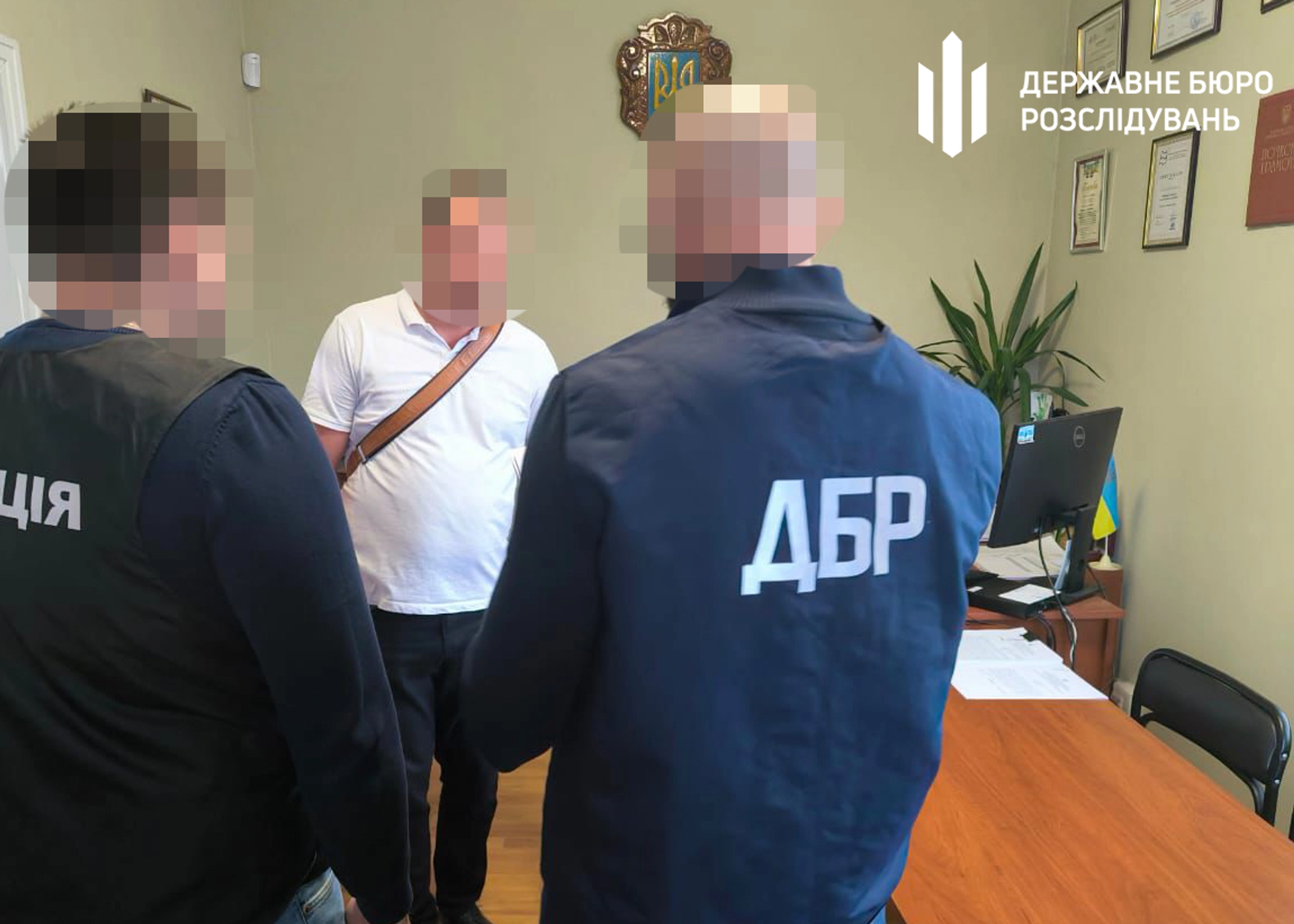 ДБР викрило керівника держустанови з питань пробації на схемі поборів з премій