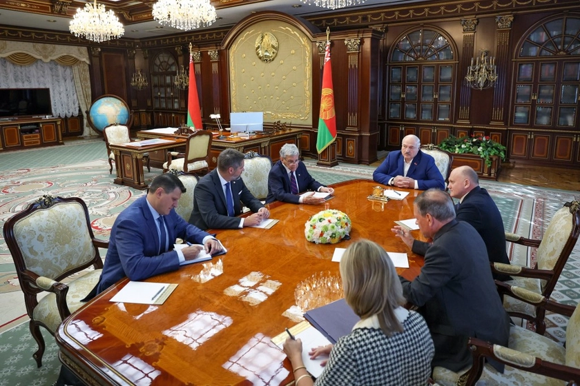 Belarus Frees 52 Political Prisoners After Talks With US Envoy