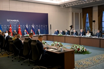 Russia Says Ukraine Peace Talks Frozen as NATO Bolsters Defences