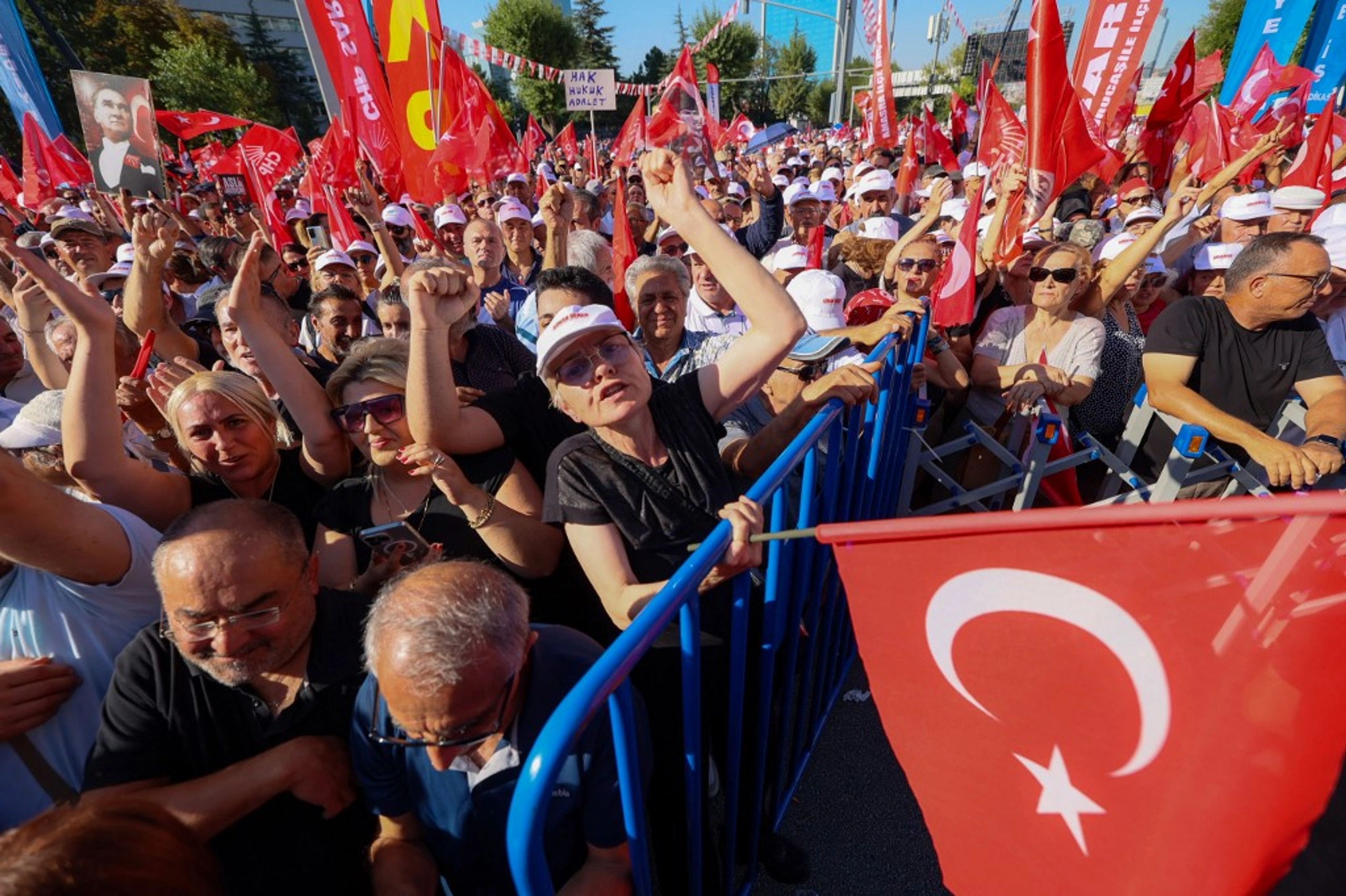 В Анкаре прошли протесты против саммита НАТО