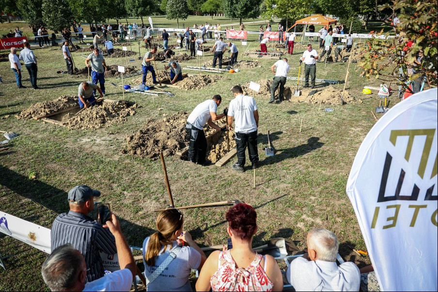 Digging for Victory – Russia Competes in Hungary’s Grave Digging Competition