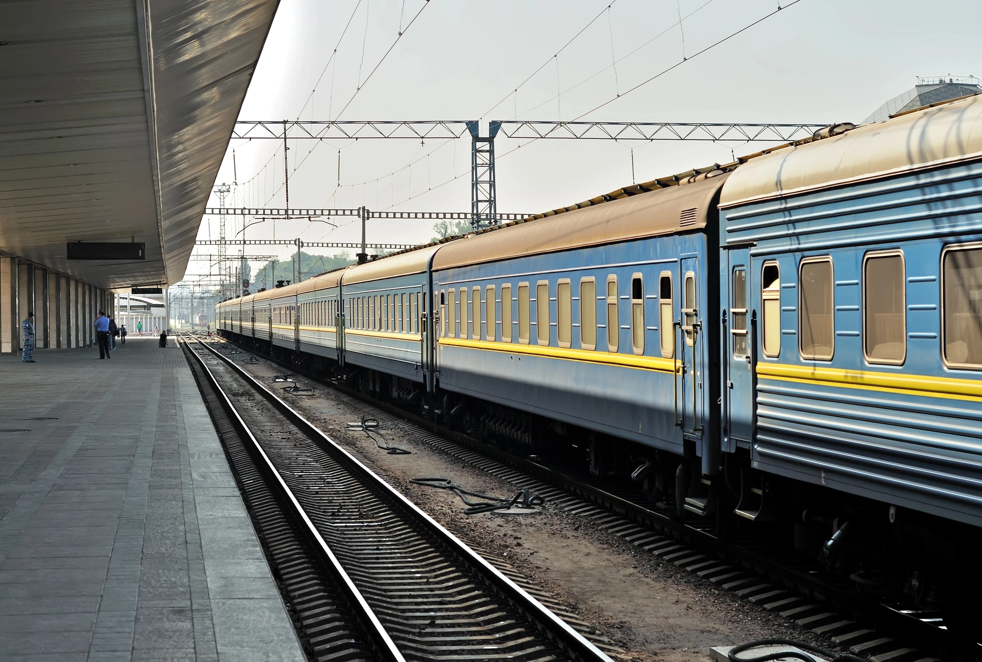 Росія вдарила по підстанціях Укрзалізниці: як змінився рух поїздів
