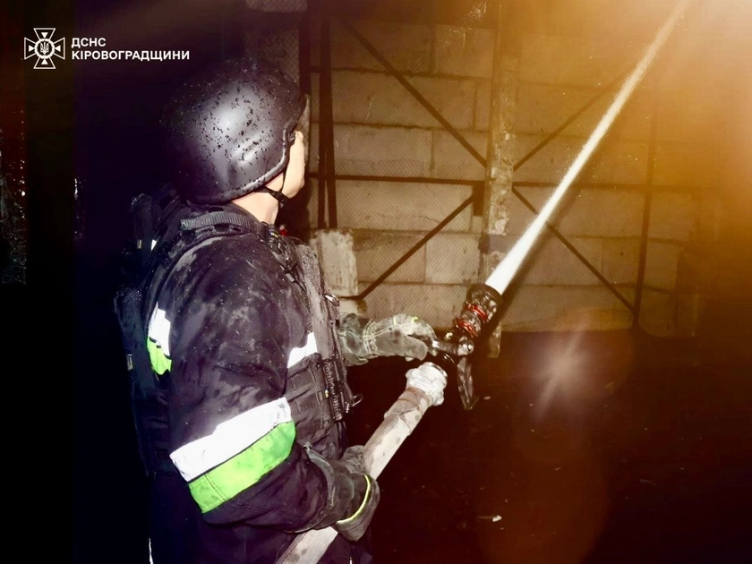 Russia Strikes Ukrainian Rail Substations, Cuts Power to Kirovohrad Region, Halts Trains, Starts Fires