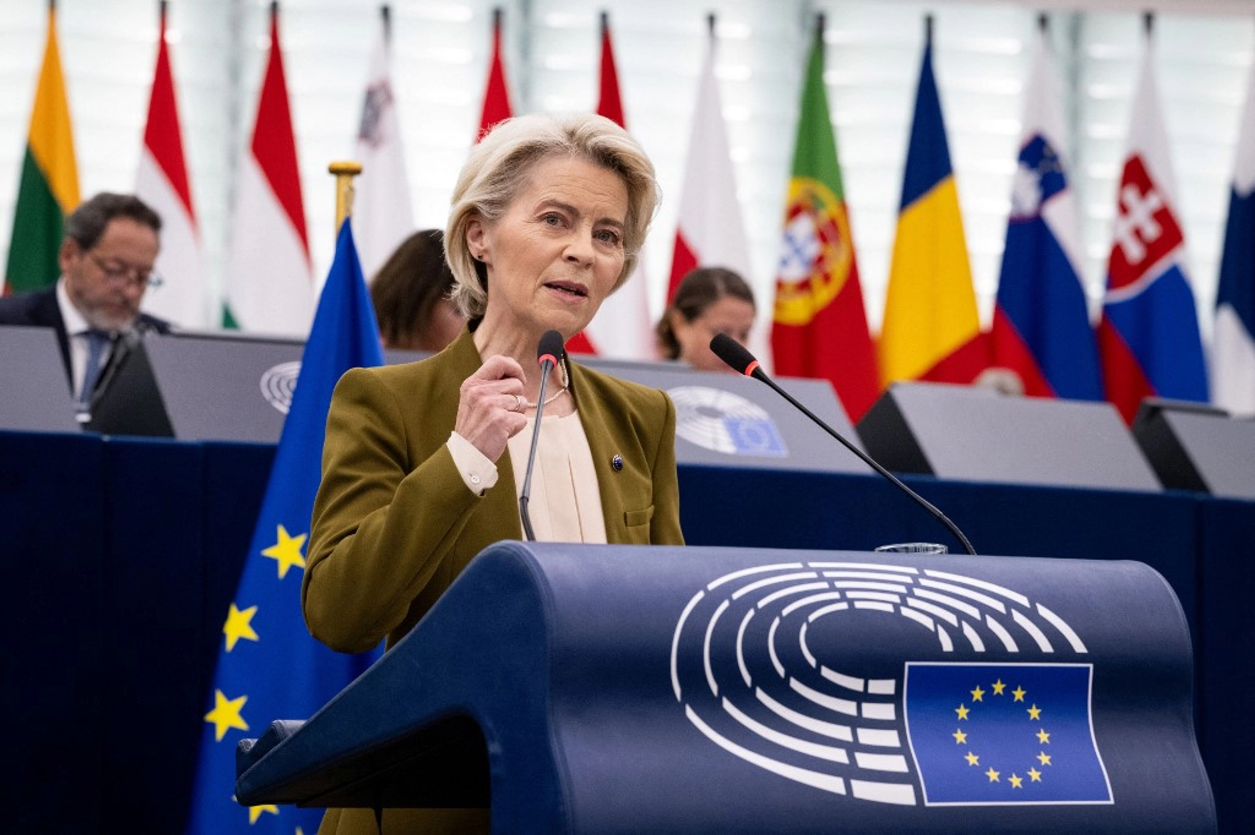 EU to Unveil 19th Sanctions Package on Russia After Trump Call, Von der  Leyen Says