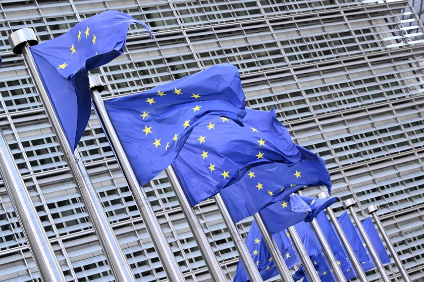 Посли ЄС погодили фінальний термін для прощання з російськими нафтою та газом