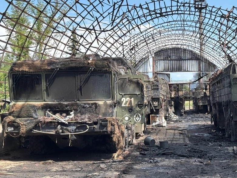 Ukrainian Drone Strike on Russian Missile Base – Analysts Split on Level of Success