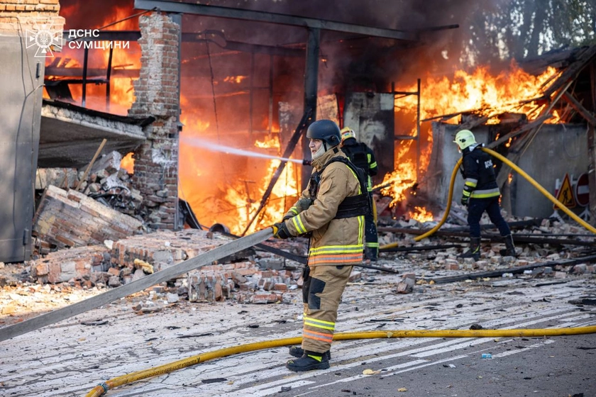 Russia’s Drone Barrage Hits Homes in Sumy, Dnipropetrovsk, Disrupts Rail Service