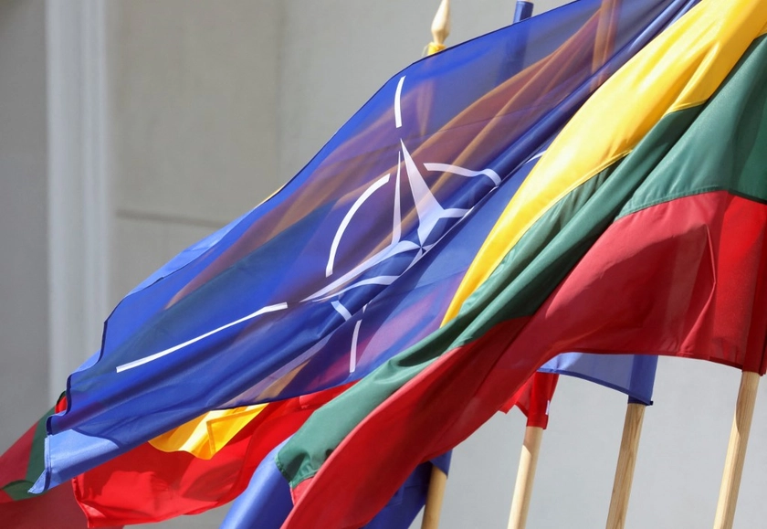 Повітряний простір Литви порушили 25 метеозондів з Білорусі