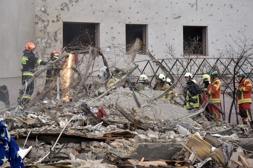 Russian Aerial Attacks Kill 5, Wound More Than a Dozen Across Ukraine, Cause Blackouts