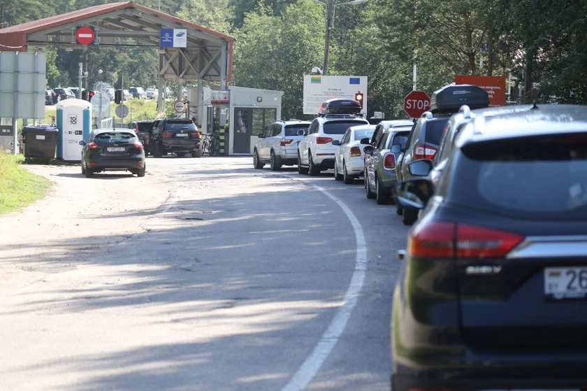 Латвія продовжила нічне закриття повітряного простору на кордонах з РФ та Білоруссю