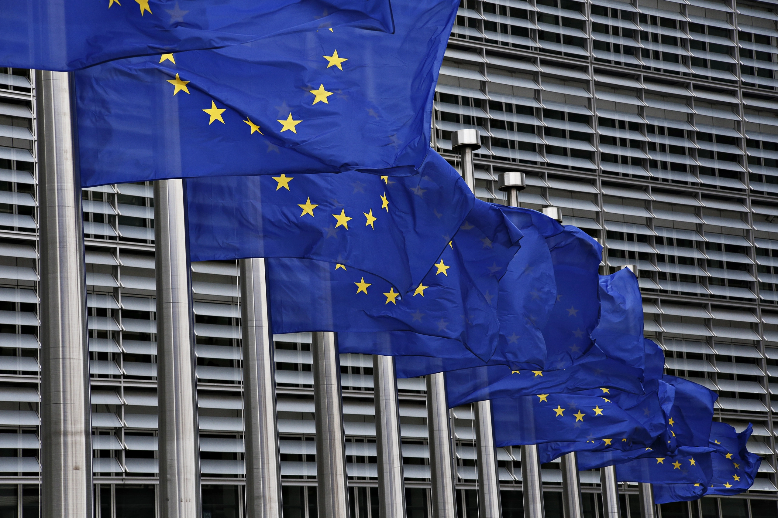 Європарламент посилив механізм зупинки безвізу: що це означає