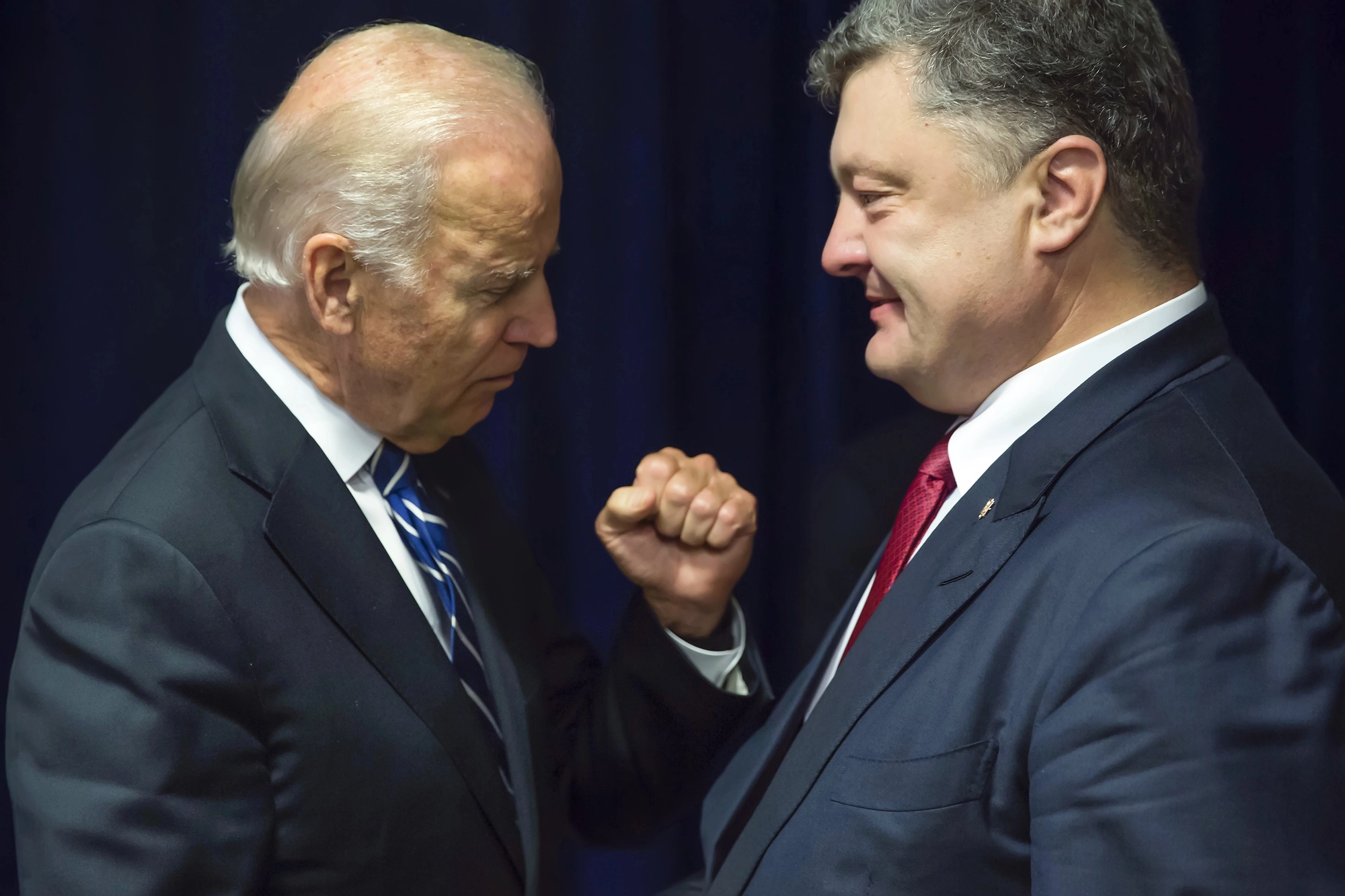 Cенатор MAGA актуалізує розслідування, де фігурують Байден, Порошенко, Медведчук і Путін