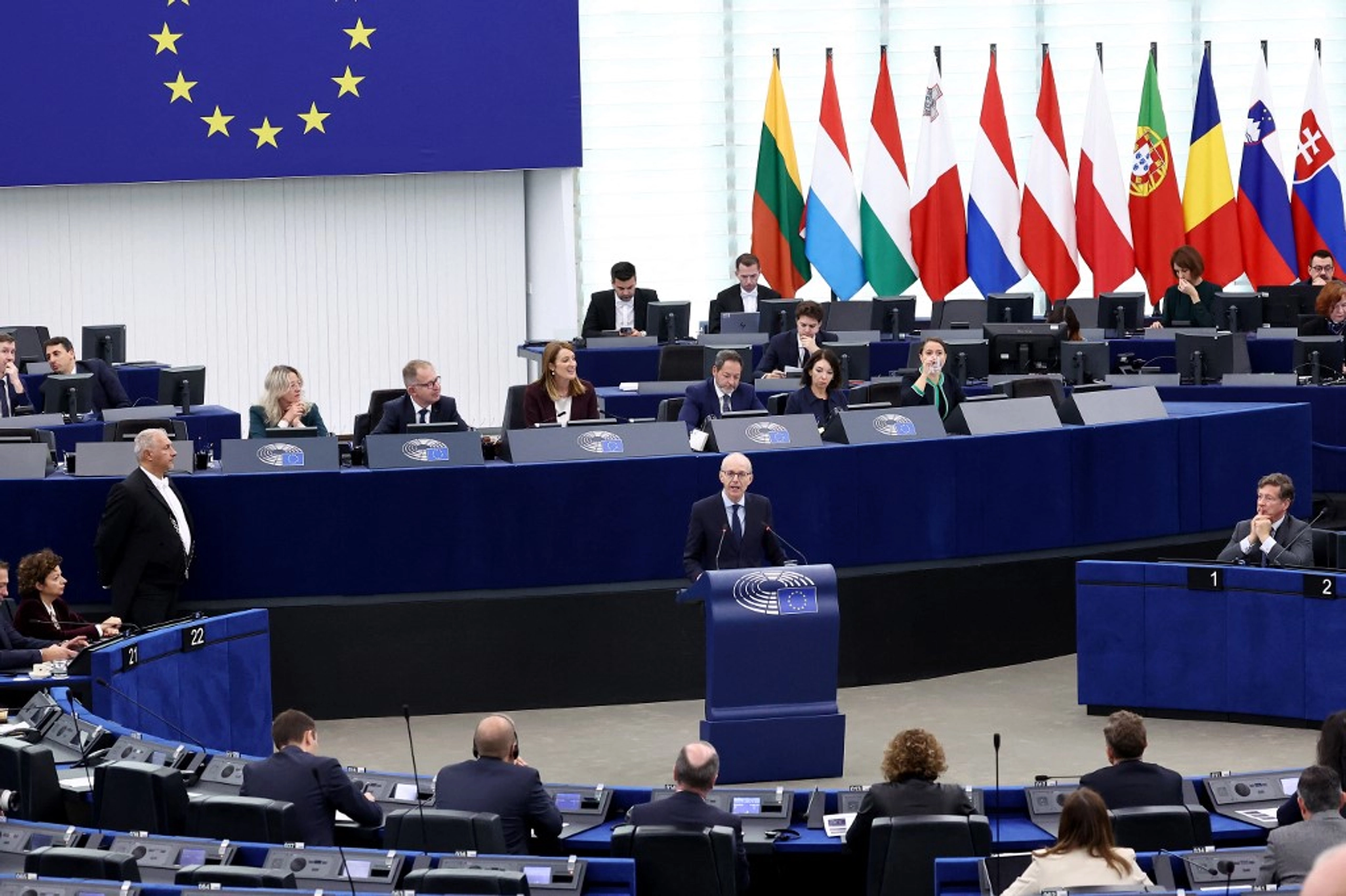 Європарламент підтримав початок переговорів про повну заборону імпорту газу та нафти з РФ