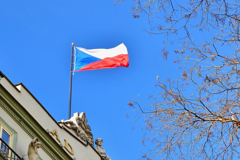 У Чехії зафіксували невідомі дрони біля військових об’єктів