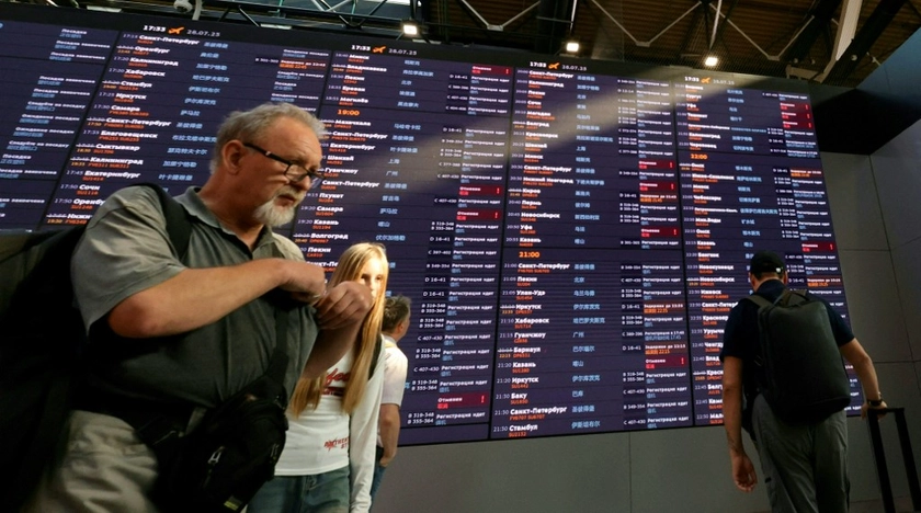 Електронні повістки заблокували тисячам росіян виїзд з країни