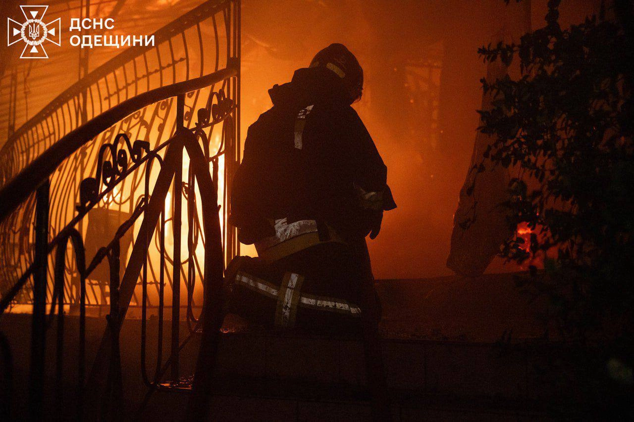 Russian Strikes Kill Civilians and Wreck Homes Across Ukraine
