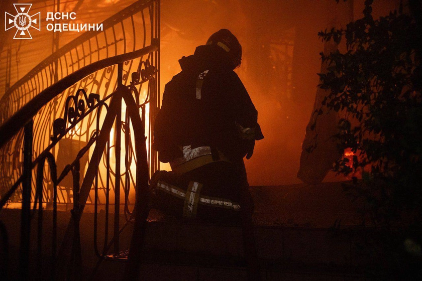 Russian Strikes Kill Civilians and Wreck Homes Across Ukraine