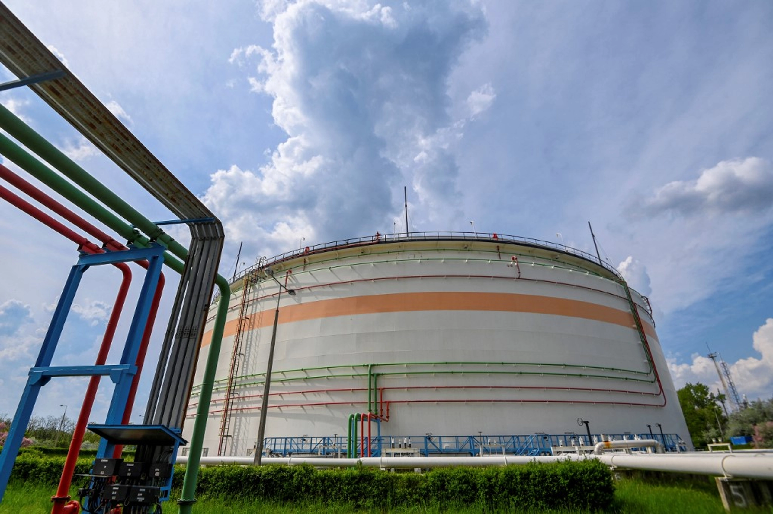 Fire Erupts at Hungarian Oil Refinery