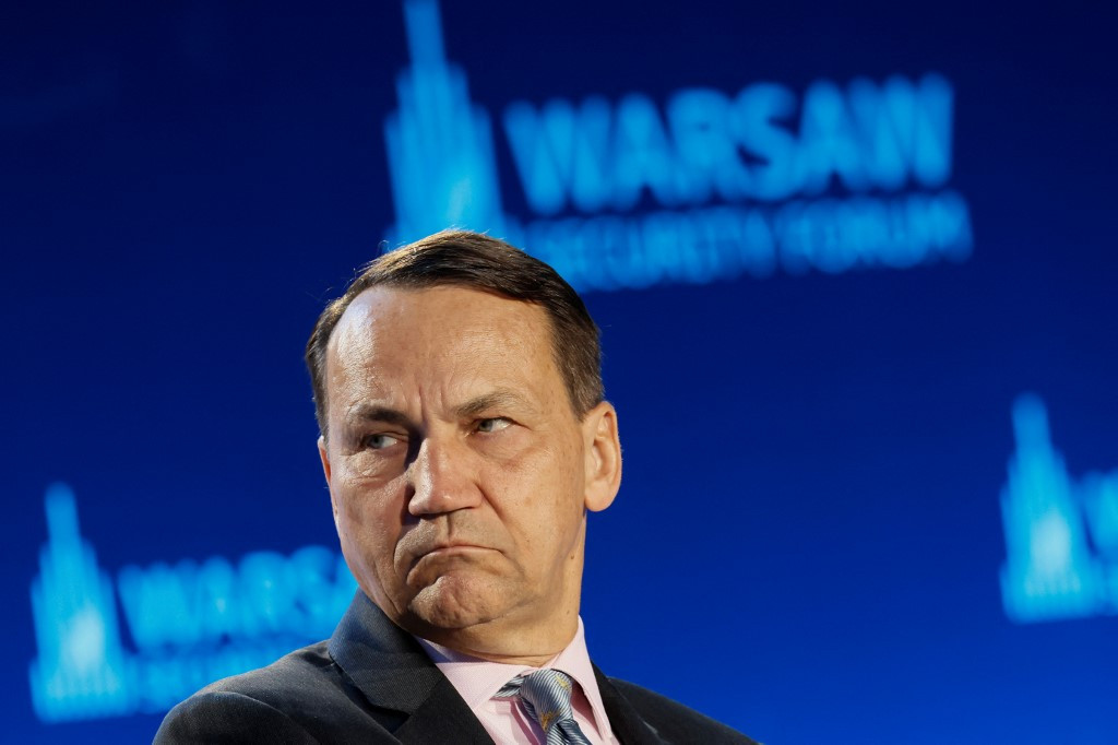 Poland Warns It Could Arrest Putin If His Plane Enters Its Airspace Ahead of Trump Summit