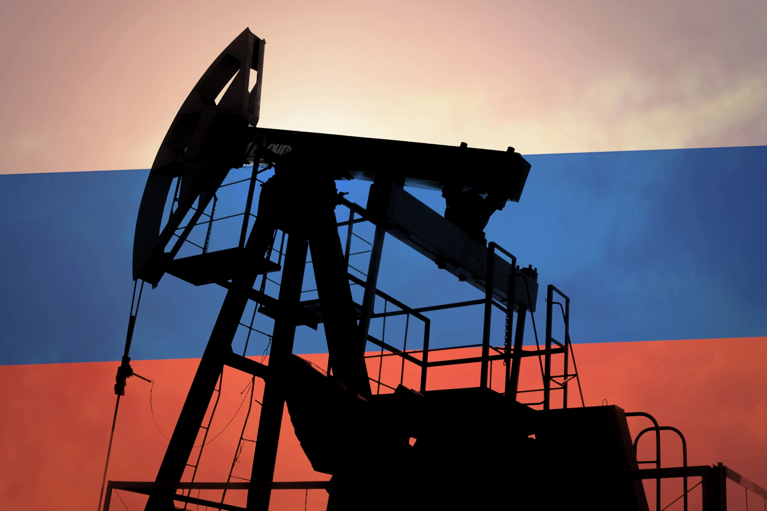 Індійські НПЗ зупиняють закупівлі нафти РФ після санкцій США