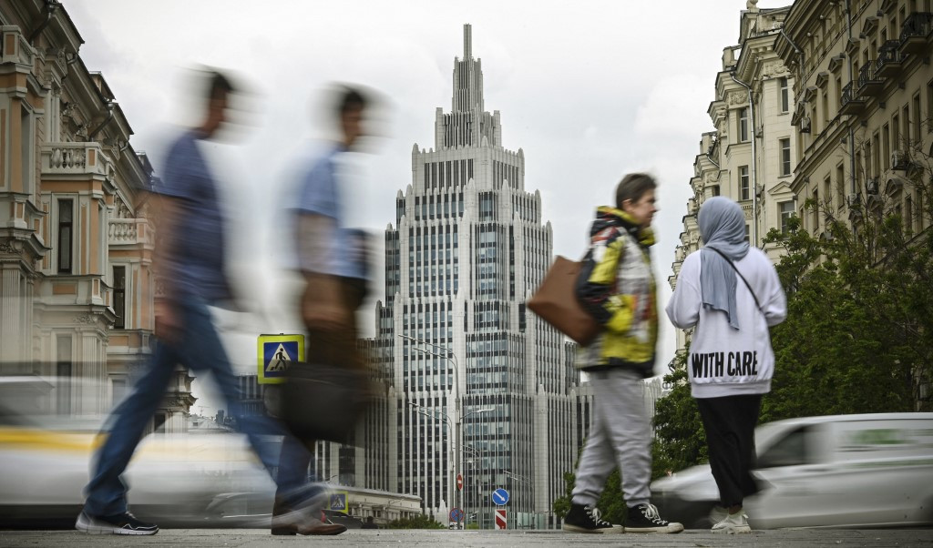 Russia’s Top Banker Warns of Labor Crisis, Urges Influx of Skilled Migrants