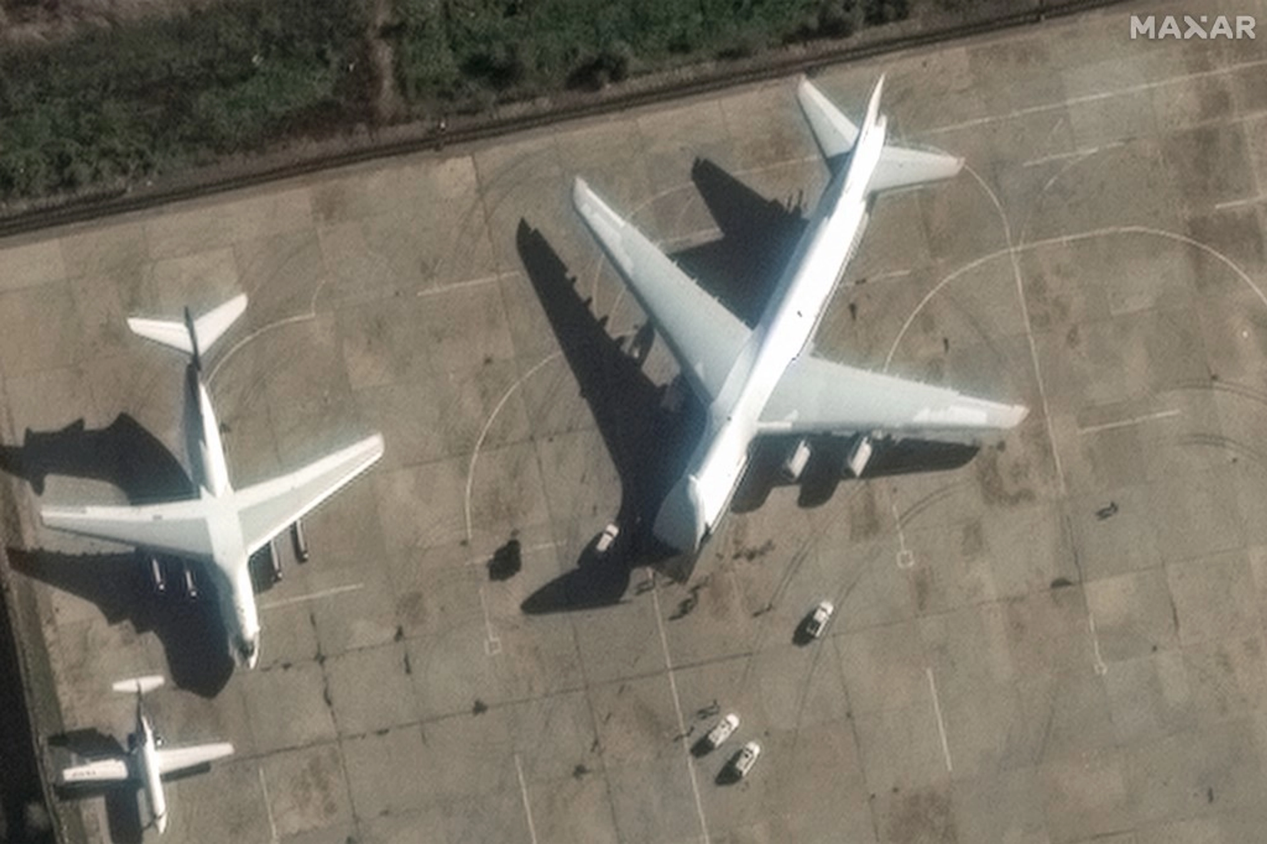 РФ відновила військові авіарейси до Сирії, Київ натякає на нові удари по російських цілях
