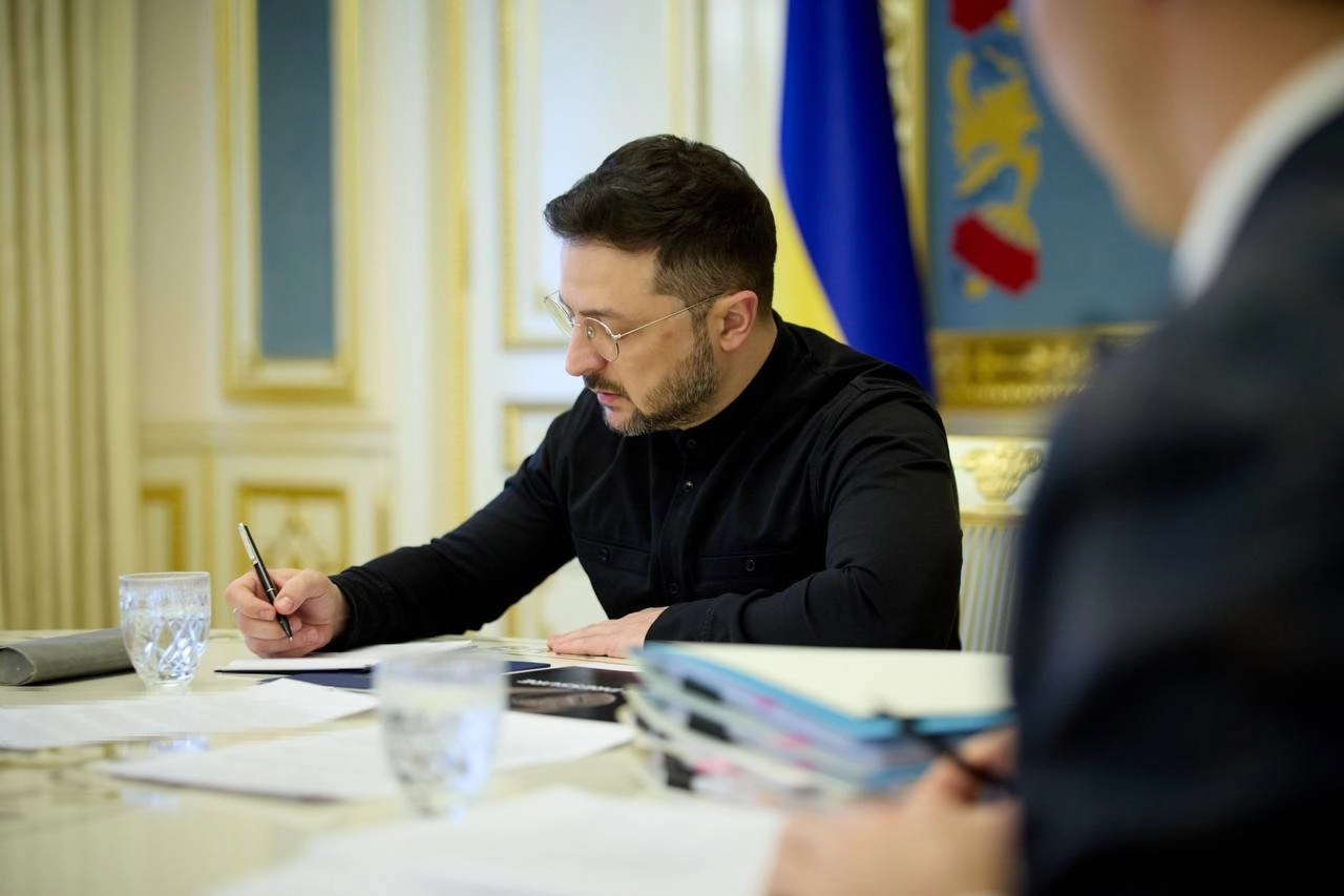Дефіцит РФ $130 млрд, виробники Орєшніка і тіньовий флот не під санкціями: головні заяви Зеленського
