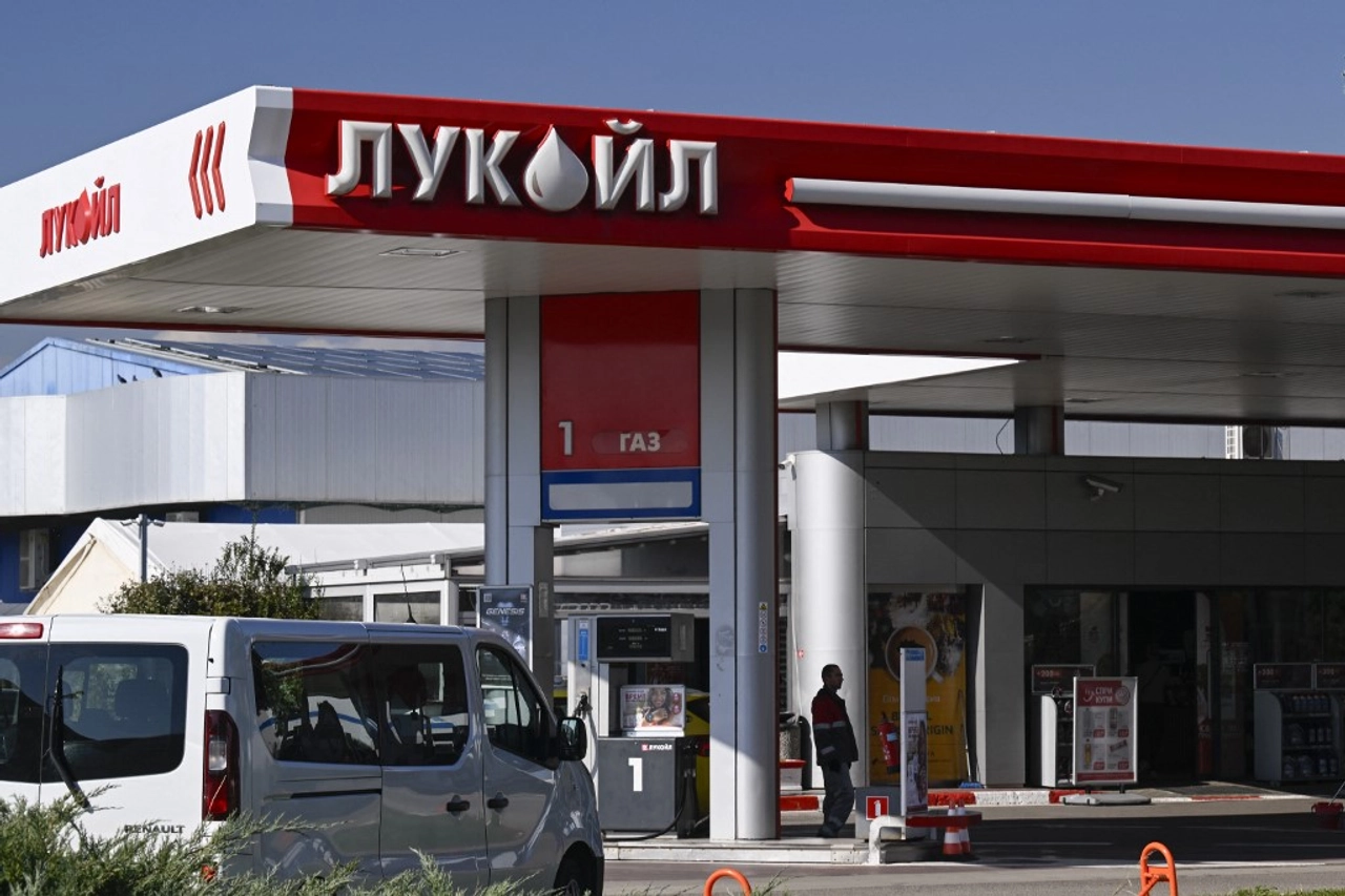 Russian Region Deploys Police at Gas Stations As Fuel Crisis Deepens