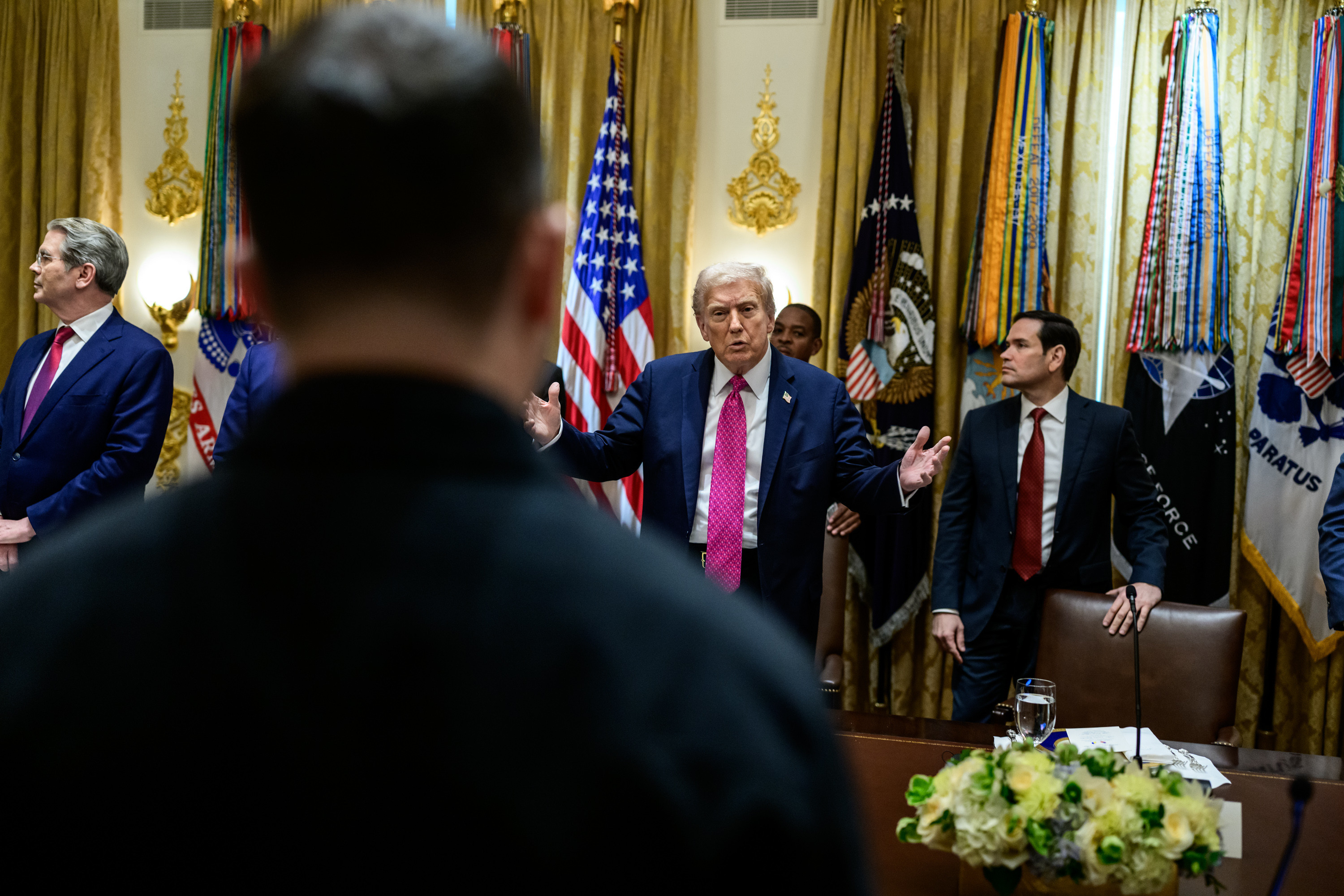 ‘Let Them Fight’ – Trump Cools on Tomahawk Missiles for Ukraine, Urges Self-Settlement