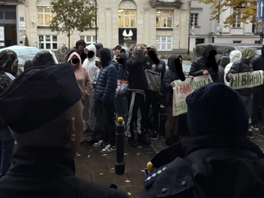 Paid Protest at Ukrainian Embassy in Warsaw – Russian provocation for $40?