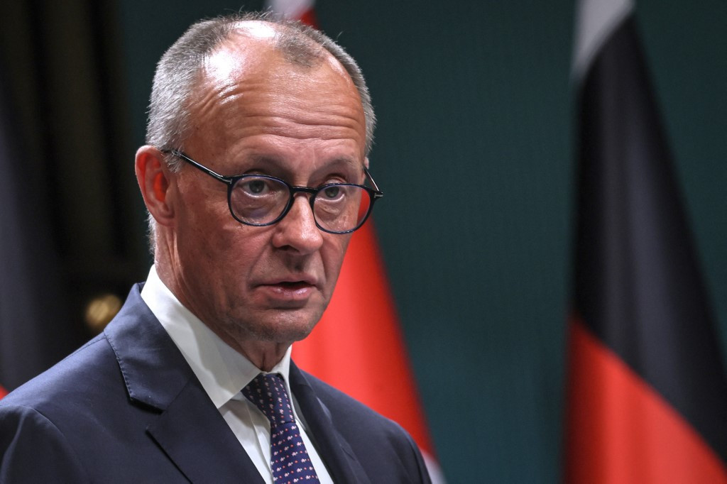 Nemecký politik Merz žiada návrat sýrskych utečencov: Vojna sa skončila, alebo deportácia