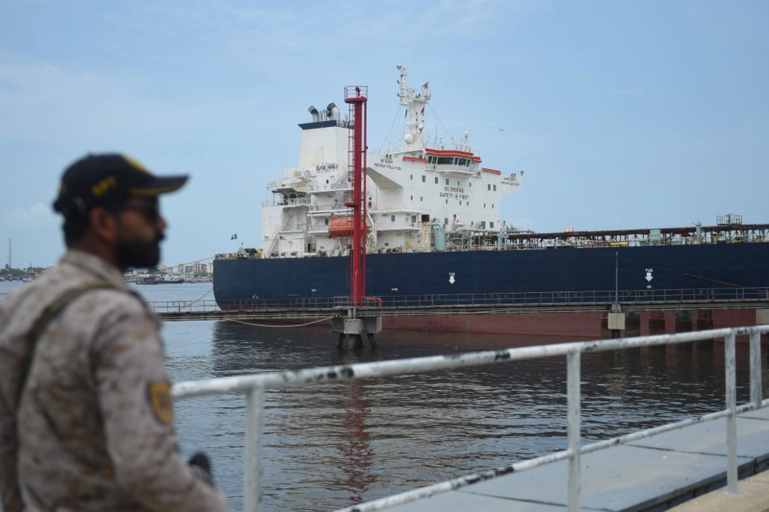 Russia’s Crude Shipments Fall as Global Buyers Step Back After US Sanctions