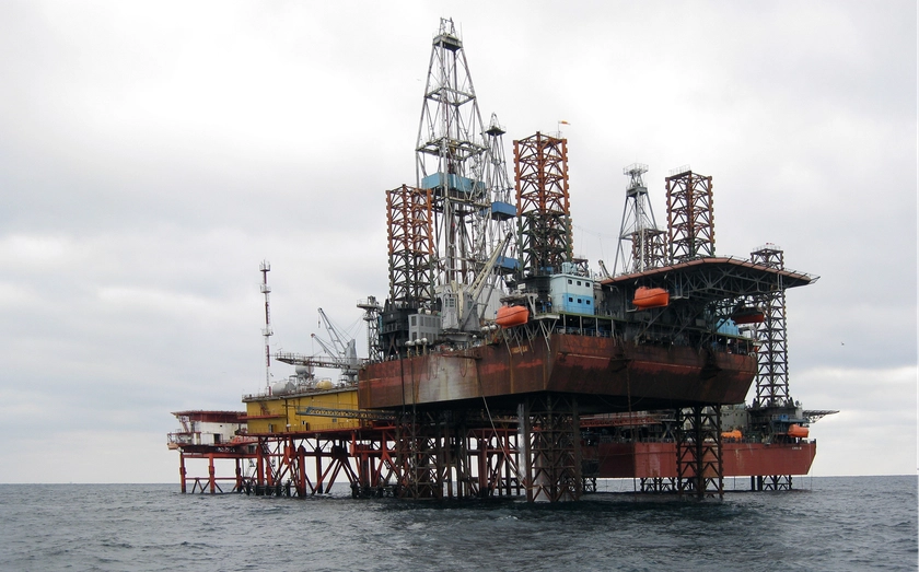 Major Fire Hits Crimea Oil Depot After Reported Drone Attacks