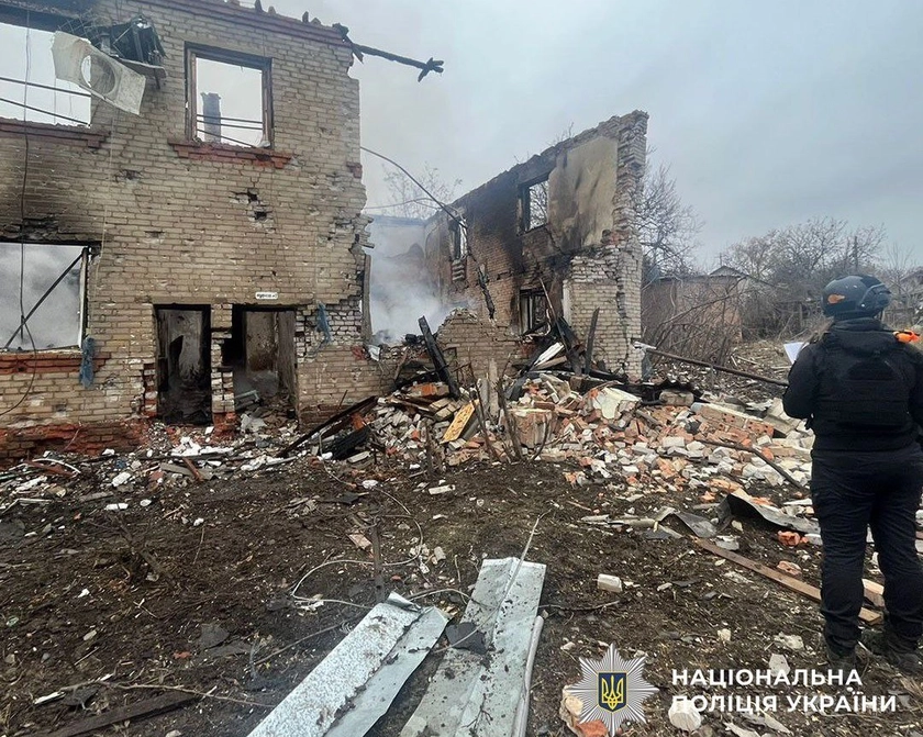 Russian Attacks Kill 3, Wound 6 in Donetsk, 7 in Kherson Overnight
