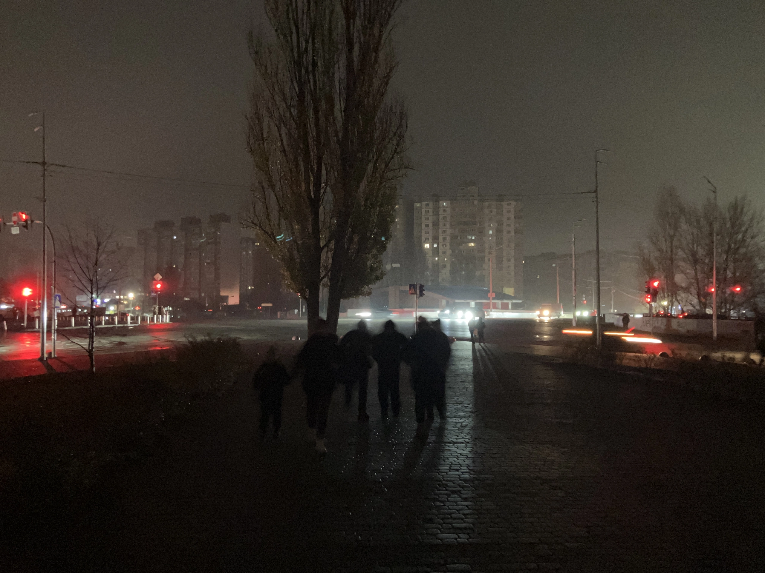 Without Power for 16 Hours: Kyiv Plunged Into Darkness