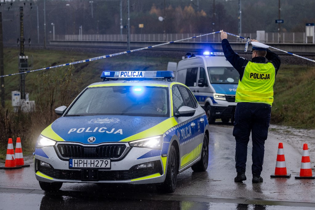 Polish Prosecutors Draft Charges Against Rail Sabotage Suspects Who Fled to Belarus