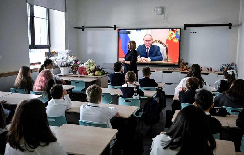 Russian Parents Pull Children From Schools Amid Rising War Propaganda