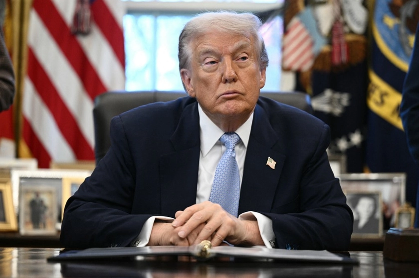 Trump Weighs Military Option to Acquire Greenland