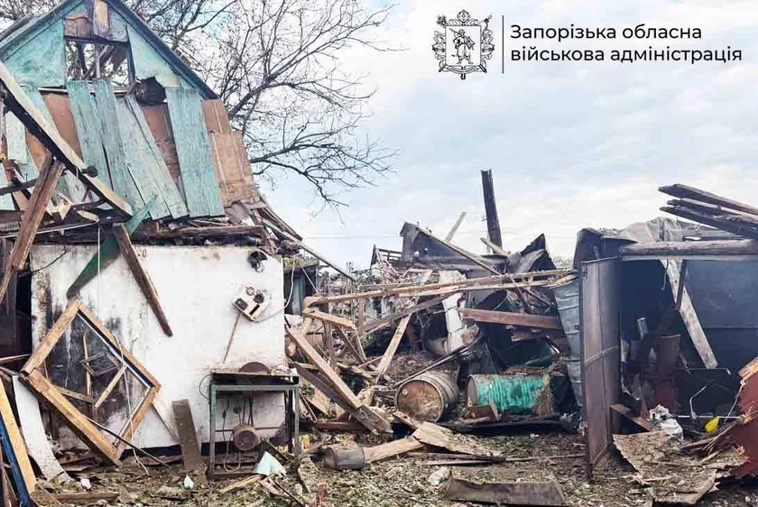 Russian Guided Bomb Strike Kills 5 in Zaporizhzhia as Region Comes Under Heavy Fire