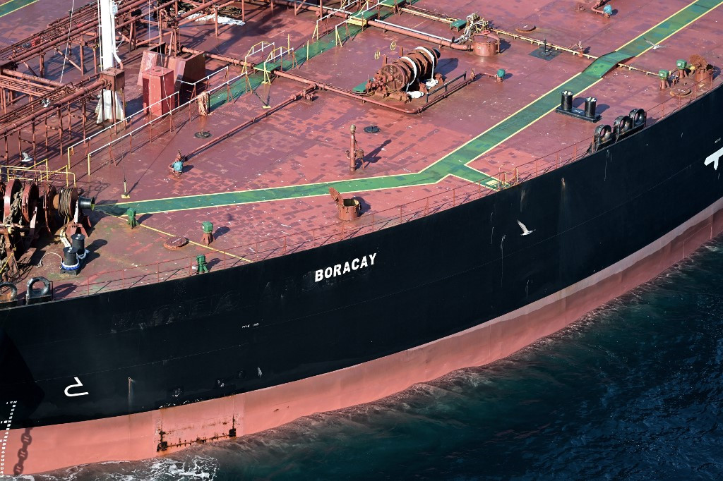 US Sanctions Leave Millions of Barrels of Russian Oil Stuck at Sea, Shaking Global Trade Routes