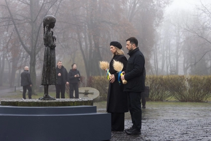 Президентське подружжя вшанувало пам’ять жертв Голодоморів